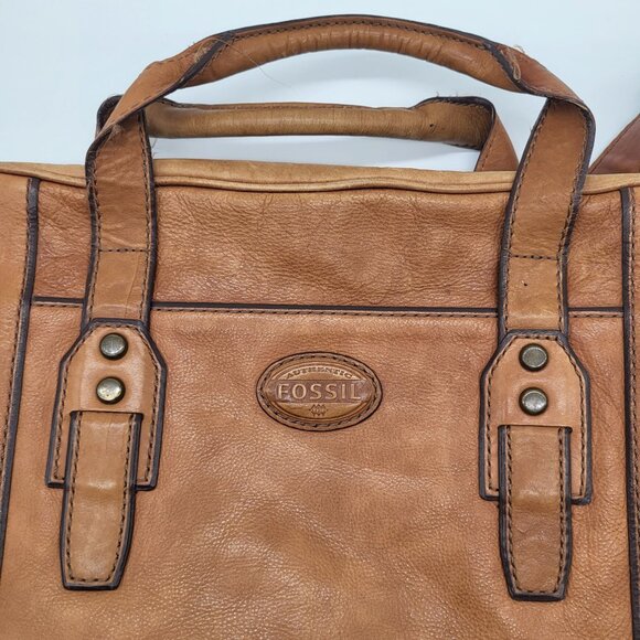 FOSSIL Brown Leather Laptop Bag Satchel  Messenger Shoulder Strap y2k acadamia - Picture 2 of 16